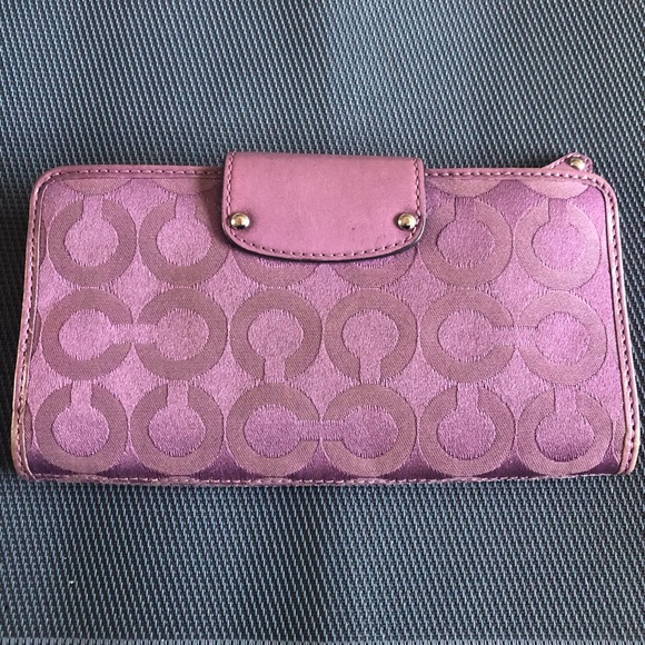 Authentic COACH wallet - Picture 2 of 3